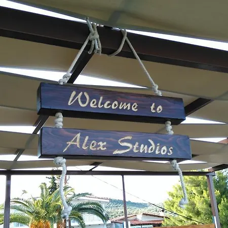 Alexandra'S Glifa Apartments